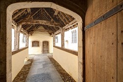 gurneymanor-interior-walkway-600x400