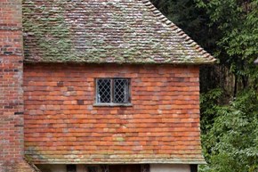 HoleCottage-exterior-window-600x400