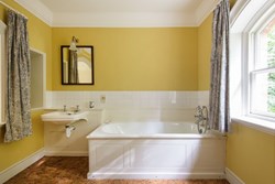 Ingestre Pavilion int bathroom 1200x800