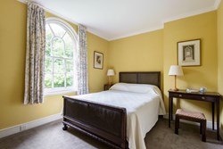 IngestrePavilion-interior-doublebedroom-600x400