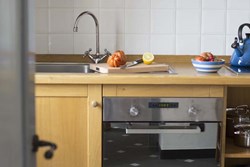 Casademar-interior-kitchen-600x400