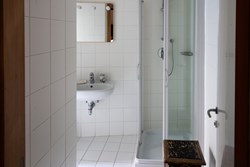 casa-guidi-internal-bathroom2-600x400