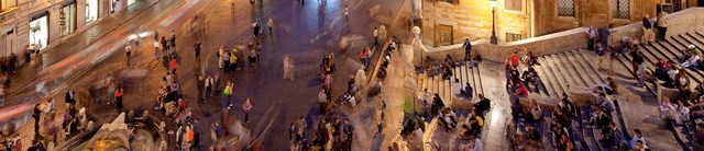 Piazzadispagna-exterior-stepsatnight-1600x345