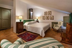 VilladeiVescovi bedroom 1200x800