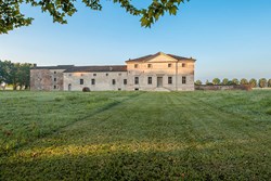 villa-saraceno-exterior-main2-600x400