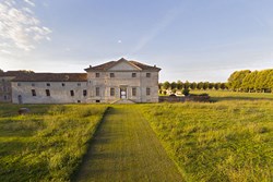 villa-saraceno-exterior-main3-600x400