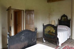 Villasaraceno-interior-twinbedroom-600x400