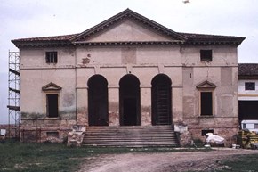 Villasaraceno-restoration-scaffolding-600x400