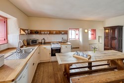 Kingswear kitchen1200x800