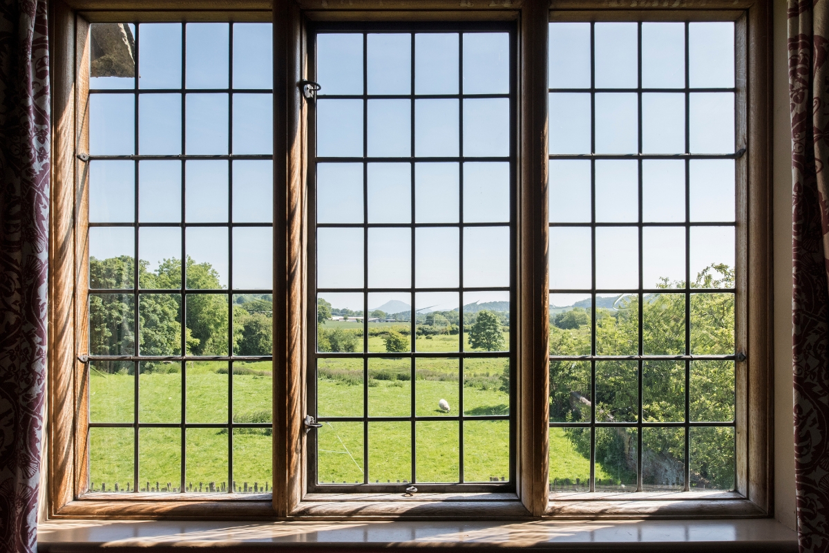 langley gatehouse window 1200x800