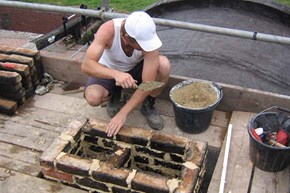 lengthsmanscottage-restoration-Rebuildingchimney2-600x400