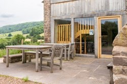 llwyn-celyn-bunkhouse-carousel-0-exterior-600x400