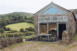 Llwyn Celyn Threshing Barn ext 1 1200x800
