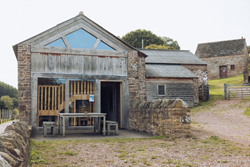 Llwyn Celyn Threshing Barn ext 2 1200x800