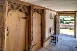 Llwyn Celyn int hallway 1200x800