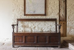 Llwyn Celyn int bench1200x800
