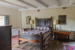 New Llywn Celyn int Double room with Welsh blanket  1200x800