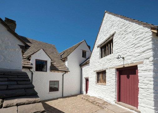 llwyncelyn-exterior-450x321
