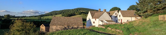 LlwynCelyn-exterior-fromorchard-1600x345