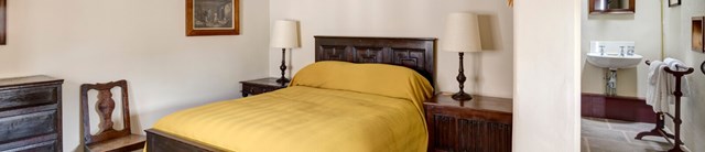 llwyncelyn-interior-doublebed-1600x345