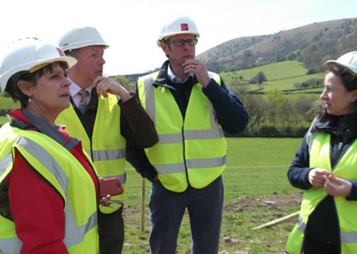 llwyncelyn-exterior-team-450x321