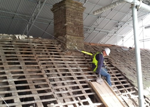 llwyncelyn-restoration-roof1-450x321