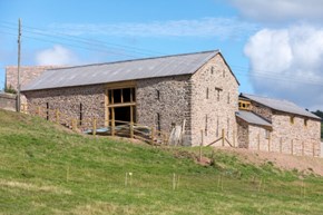 llwyncelyn-threshingbarn-600x400