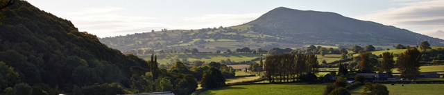 llwyncelyn-exterior-view2-1600x345