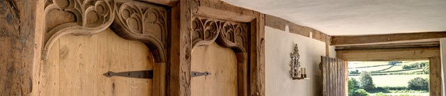 llwyncelyn-interior-hall-1600x345