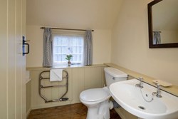 LockCottage-interior-bathroom-600x400