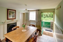 LockCottage-interior-diningroomopendoor-600x400