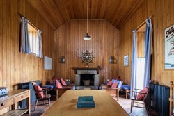 The Barn int towards lounge 1200x800