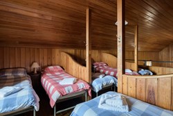 The Barn stable bedroom 21200x800