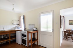 Bramble-Villa-west-interior-kitchen2-600x400