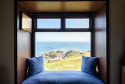 Castle Cottage window seat 1200x800
