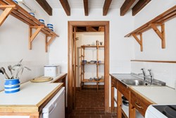Castle-Keep-North-interior-kitchen3-600x400