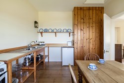 Government-House-interior-kitchen2-600x400