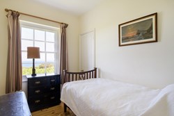 Government-House-interior-single-600x400