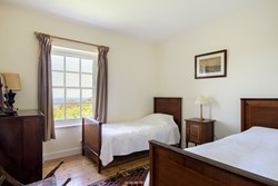 Government-House-interior-twin-600x400