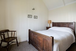 Hanmers int bedroom 1200x800