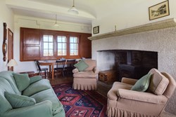 Old-Light-lower-interior-sittingroom-600x400