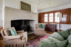 Old-Light-upper-interior-sittingroom-600x400