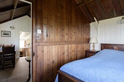 Old-School-interior-double2-600x400