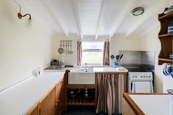 Old-School-interior-kitchen-600x400