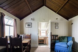 Old-School-interior-sittingroom2-600x400