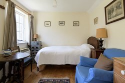 Radio Room int bed1200x800