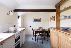 Stonycroft-interior-kitchen2-600x400