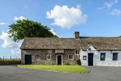 Maesyronnen-Exterior-frontage-600x400