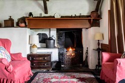 Maesyronnen-Interior-Sittingroom-600x400