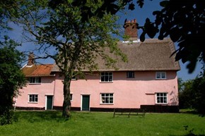 Manorfarm-exterior-main-600x400